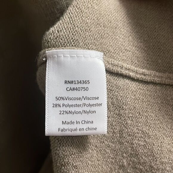 MarlaWynne Women's Sweater   - Picture 7 of 7